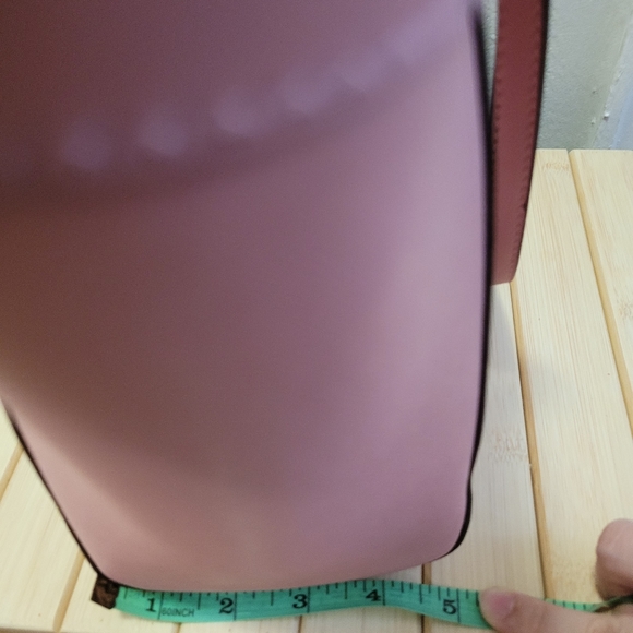 Lauren Ralph Lauren medium pink leather tote - like new - Picture 8 of 13